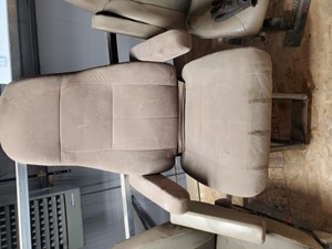 Used 2012 Freightliner Cascadia 132 Seat (Stock #SV-107-11)) Part Image