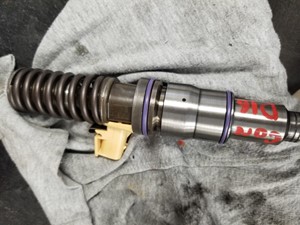 Core 2012 Volvo VE D16 Injector (Stock #SV-100-3)) Part Image