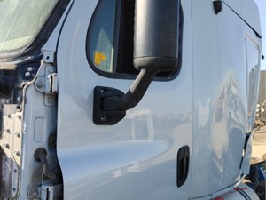 Used 2013 Freightliner Cascadia 125 Door (Stock #SV-116-10)) Part Image