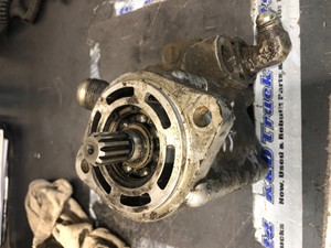 Used Caterpillar C15 Steering Pump (Stock #P-1591)) Part Image