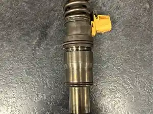 Core Volvo D12 Injector (Stock #P-1864)) Part Image