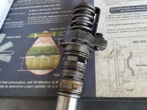 Used Cummins ISX; Signature Injector (Stock #P-1222)) Part Image