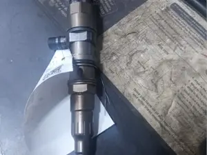 Used Detroit DD15 Injector (Stock #P-1740)) Part Image