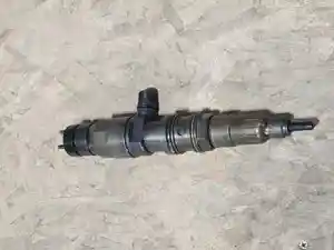 Used Detroit DD15 Injector (Stock #P-1756)) Part Image