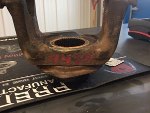 Used Eaton DS404 Differential Yoke (Stock #P-238)) Part Image