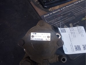 Used Mercedes MBE4000 Steering Pump Image