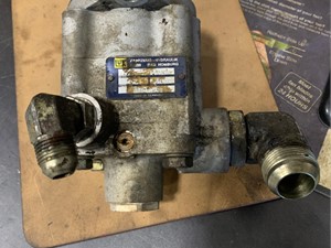 Used Steering Pump Image