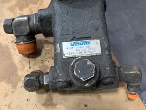 Used Steering Pump Image