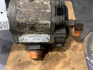 Used Steering Pump (Stock #P-1586)) Part Image