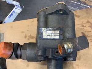 Used Steering Pump Image