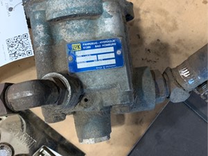 Used Steering Pump Image