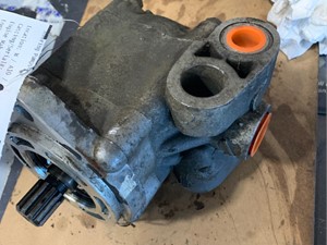 Used Steering Pump (Stock #P-1570)) Part Image