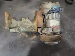 Used 2003 Volvo VNL A/C Compressor Image