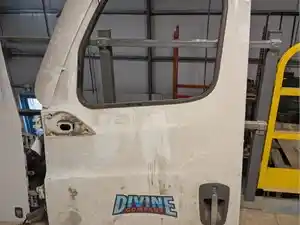 Used 2019 Freightliner Cascadia Door (Stock #SV-173-3)) Part Image