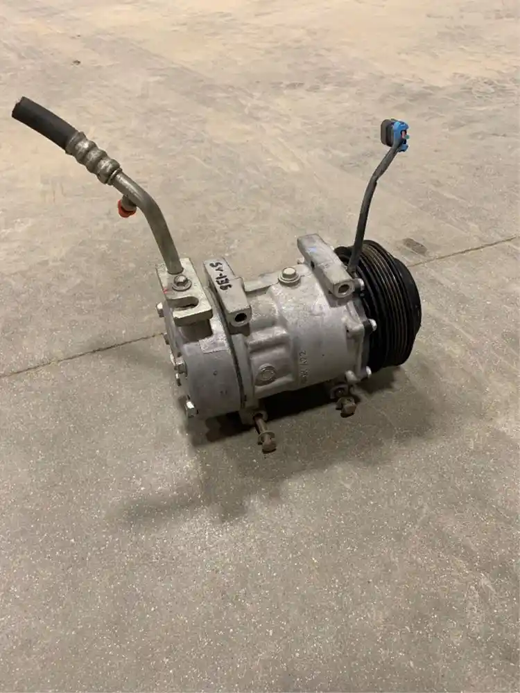 Used 2022 Kenworth W900 A/C Compressor for sale R.M. of Sherwood Saskatchewan Canada A/C