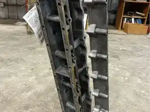 Used Caterpillar 3116 Valve Cover (Stock #P-1904)) Part Image