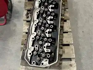 Used Caterpillar 3406E Head (Stock #P-877-3)) Part Image