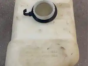 Used Dodge Windshield Washer Reservoir (Stock #P-1916)) Part Image