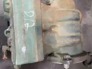 Used Volvo D12 Air Compressor Image