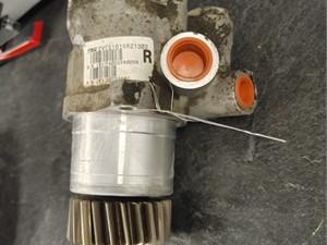 Used Volvo Steering Pump Image