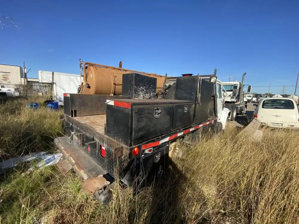 Used 1998 International 4700 LOW PROFILE Tool Box for sale Corpus