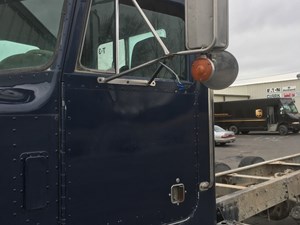 Used 1983 Peterbilt 359 Cab (Stock #30917-5)) Part Image