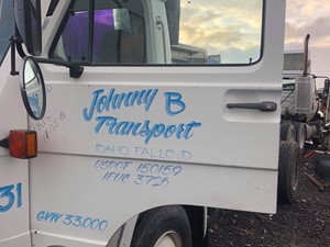 Used 1994 Peterbilt 200 Door (Stock #120218-8)) Part Image