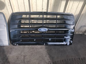 Used 1995 Ford F600 Grille (Stock #P-498)) Part Image