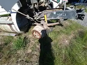 Used 1995 White WG Front Axle, Complete (Stock #51523-12)) Part Image