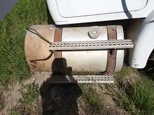 Used 1995 White WG Fuel Tank (Stock #51523-19)) Part Image