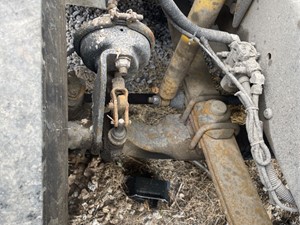 Used 2000 Freightliner FL70 Front Axle, Complete (Stock #41721-10)) Part Image