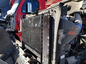 Used 2000 International 9400 Radiator (Stock #100517-22)) Part Image