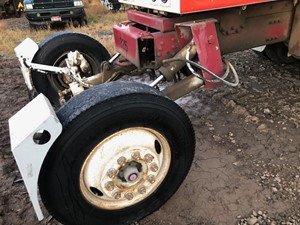 Used 2000 Tag Axle Image