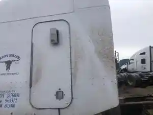 Used 2001 Peterbilt 379 Sleeper Part (Stock #40423-3)) Part Image