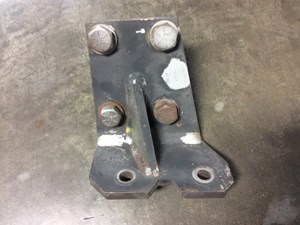 Used 2002 Peterbilt 379 Engine Mount Image