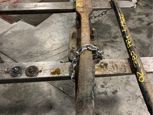 Used 2004 Peterbilt 385 Front Axle, Complete (Stock #112114-3)) Part Image