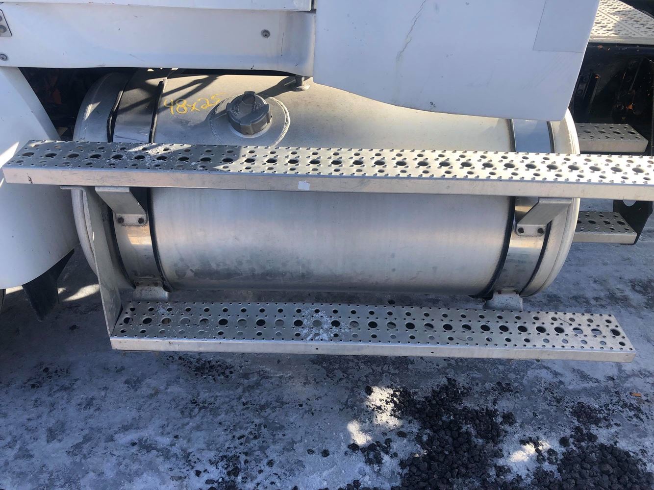 2005 Sterling A9500 (Stock #10618-7) | Fuel Tank Steps | TPI sterling truck wiper motor wiring 