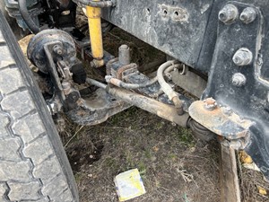 Used 2005 Sterling L9500 Front Axle, Complete (Stock #40722-12)) Part Image