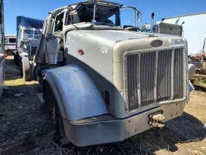 Used 2006 Peterbilt 378 Grille (Stock #42019-17)) Part Image