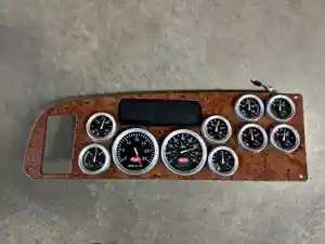 Used 2006 Peterbilt 387 Instrument Cluster (Stock #8211)) Part Image