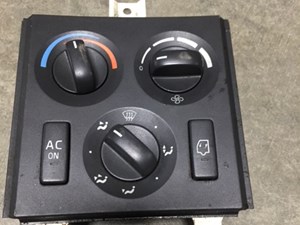 Used 2006 Volvo VNL Dash Control Module (Stock #P-241)) Part Image