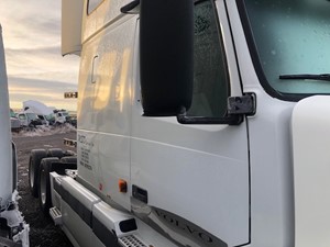 Used 2006 Volvo VNL Door (Stock #111621-2)) Part Image