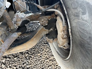Used 2007 Chevrolet C6500 Front Axle, Complete (Stock #52722-12)) Part Image
