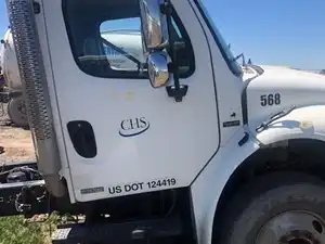 Used 2007 Freightliner M2 106 Step (Stock #62222-16)) Part Image