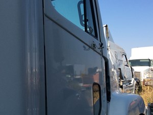 Used 2007 Freightliner ST120 Door (Stock #82817-25)) Part Image