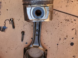 Used 2007 Isuzu 6HK1X Piston & Rod (Stock #62119-22)) Part Image