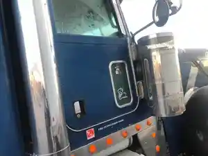 Used 2007 Peterbilt 379 Door (Stock #110122-7)) Part Image
