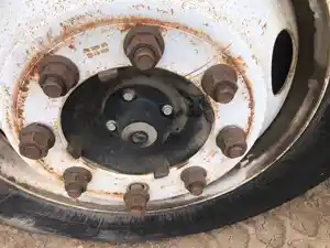 Used 2007 STUD PILOT Hub (Stock #51023-24)) Part Image