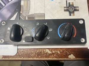 Used 2009 Freightliner M2 106 Dash Control Module Image