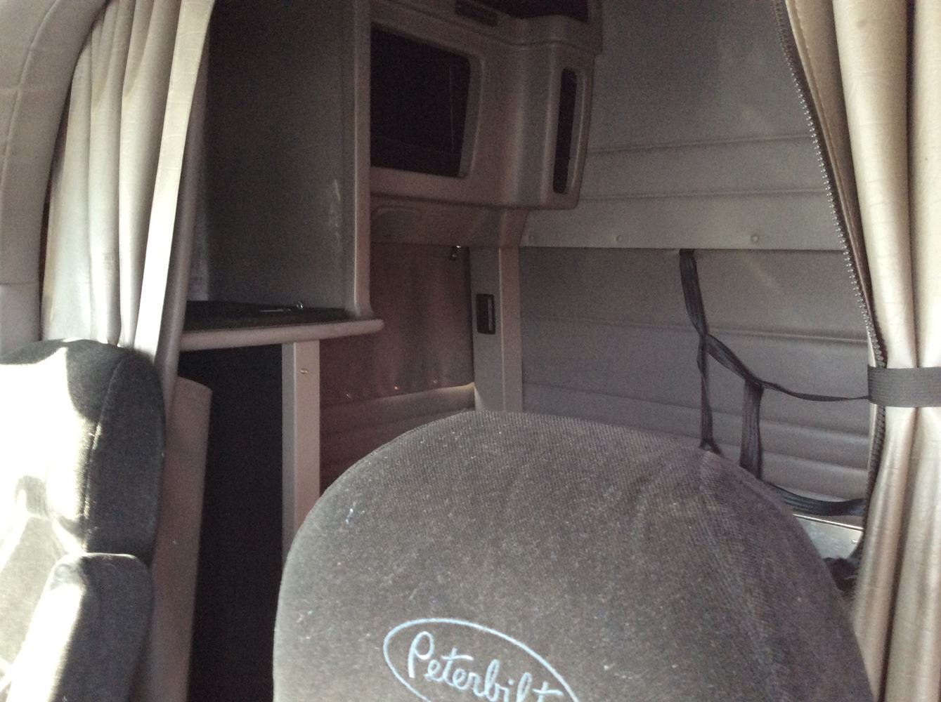 Image 7 of part Used 2009 Peterbilt 386 Sleeper